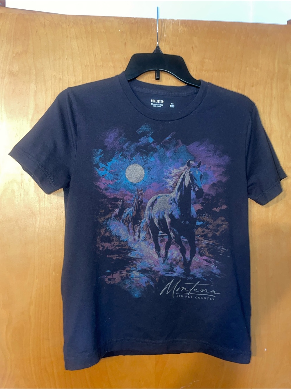 Hollister shrunken tee 100% cotton size XS
